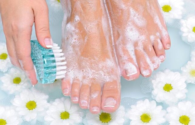 wash your feet for fungus